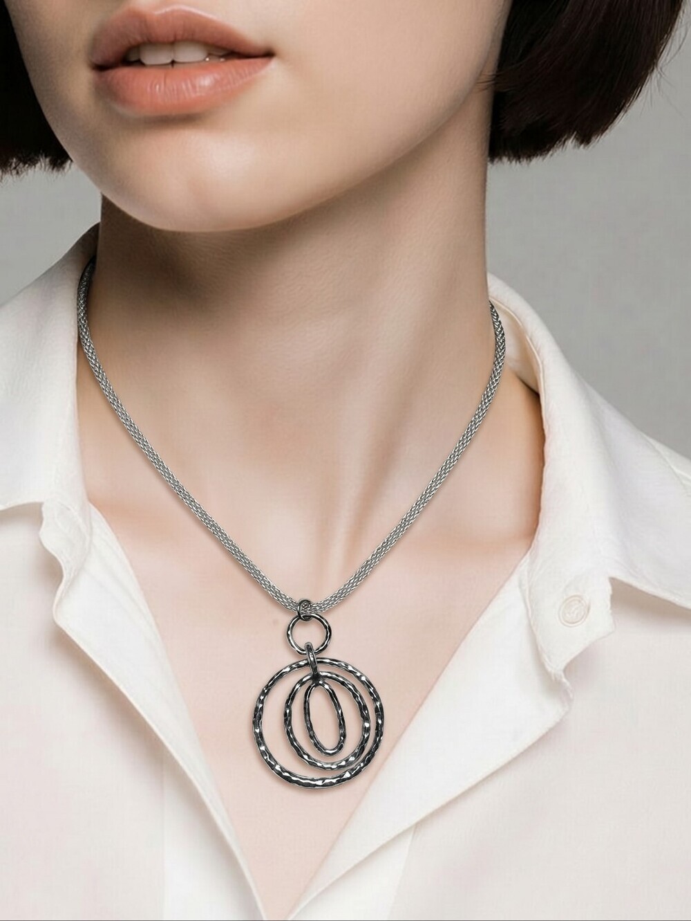 NWT Nadine West Hammered Silver Nested Circle Necklace ~22"
